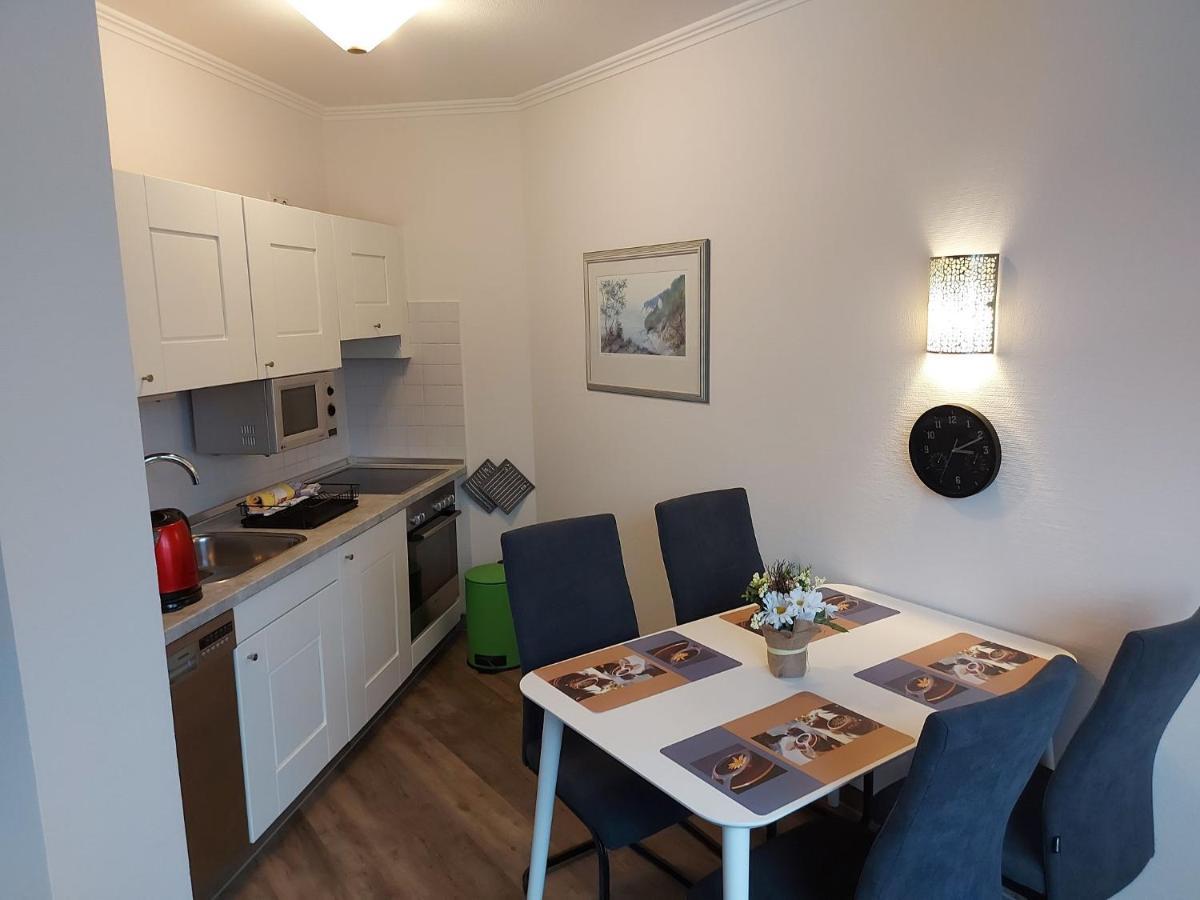 Komfort Mit 1 Schlafzimmer Und Balkon Im Dachgeschoss 270 * Ostseebad Binz